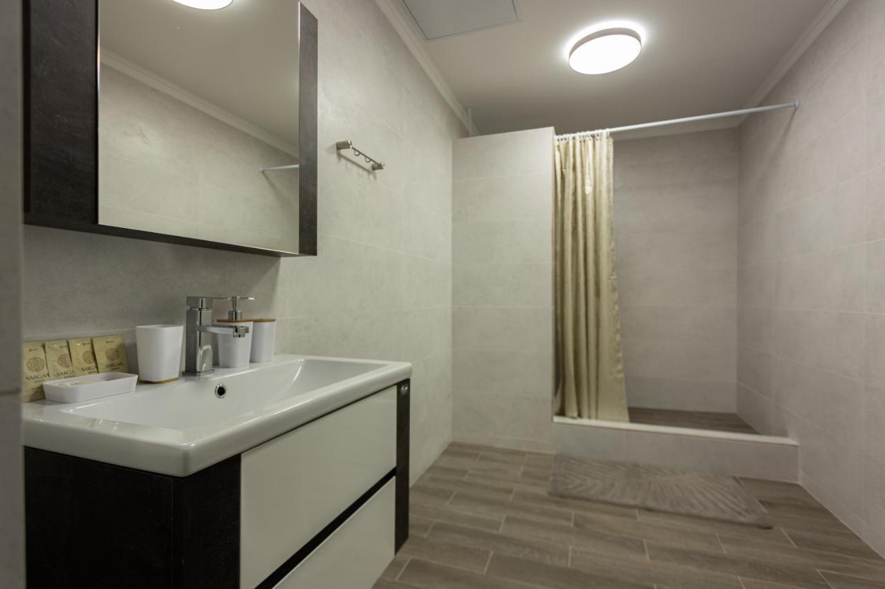 New Athos Hotel Nikopoli On Vodopadnaya 21А المظهر الخارجي الصورة